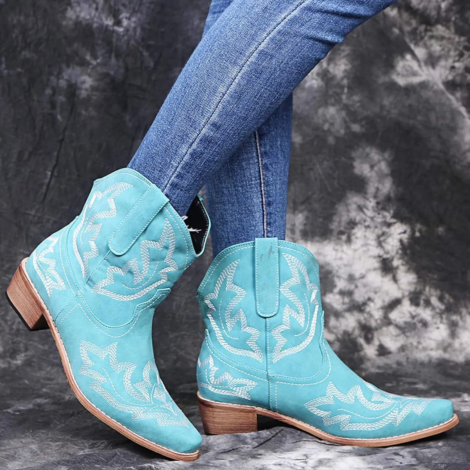 Ankle Cowboy Boots for Women Cowgirl Booties for Women Western Retro Embroidery Pointed Toe Slip On Chunky Heel Boots
