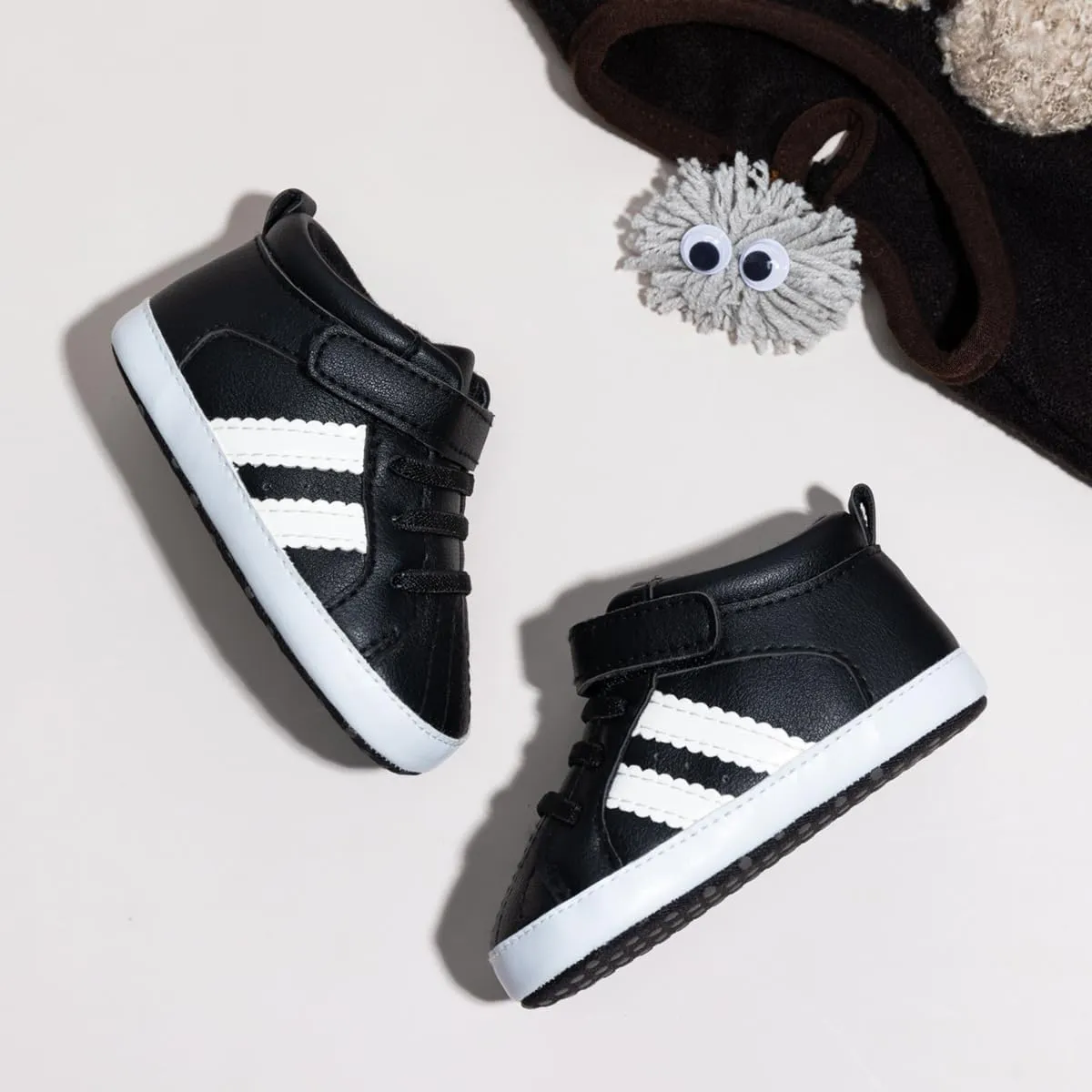 ISINSER Unisex Baby Premium PU Leather Sneaker Soft Non-Slip Sole Toddler Newborn Stripe Crib House Shoes